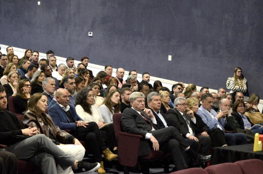 El acto de presentación estuvo encabezada por Ziliotto