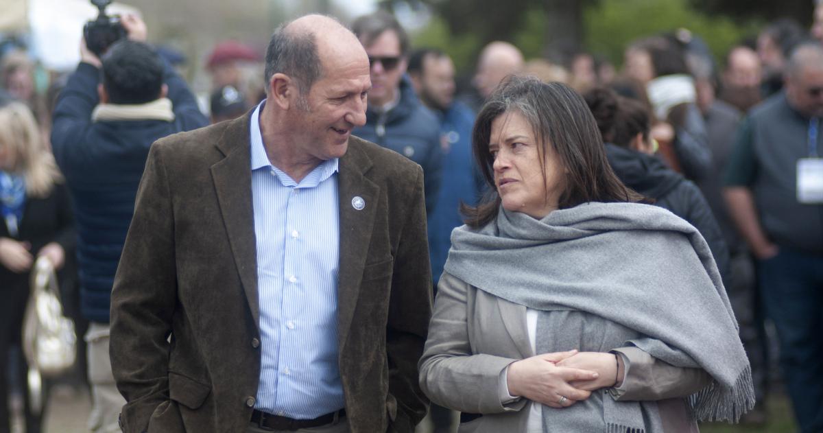 El presidente de la Sociedad Rural de Pico Carlos Matilla y la ministra Fernanda Gonz�lez