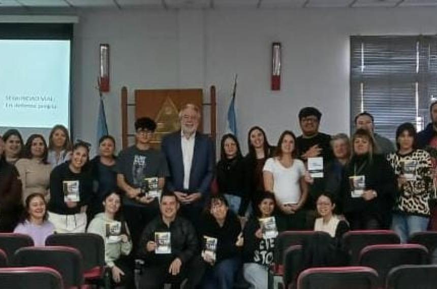 estas capacitaciones son acompañadas por el Ministerio de Educación
