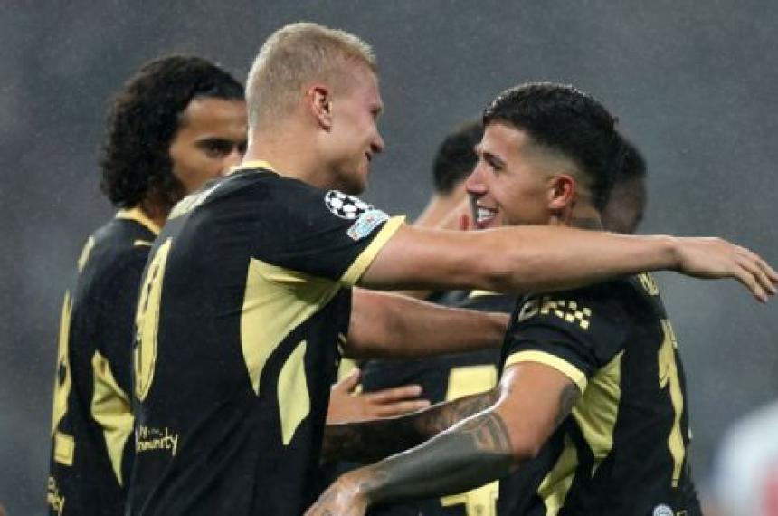 Haaland y Enzo celebran el 1-0 de Manchester City ante Porto