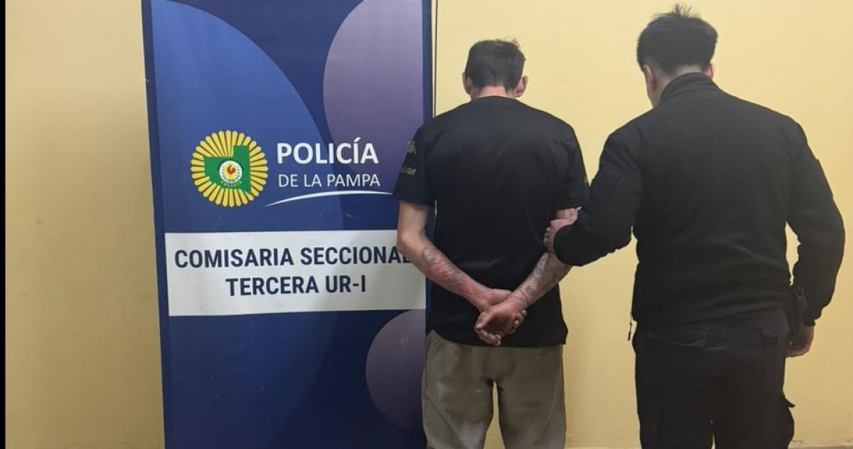  La Policía redujo al agresor en el lugar y le secuestró el arma blanca