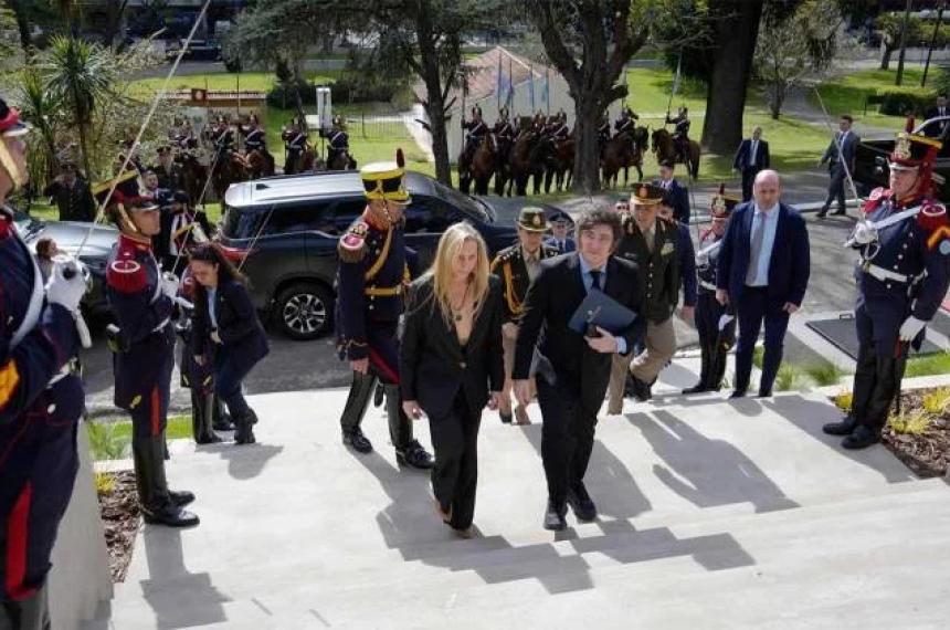 El Gobierno eval�a incorporar la explotación pesquera bajo licencias brit�nicas al proyecto de Ley de Defensa de la Soberanía Nacional que ingresar� la próxima semana al Congreso
