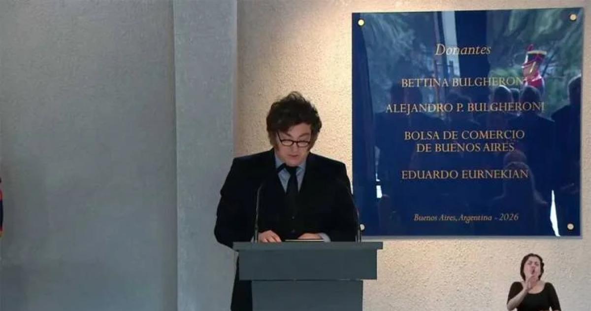 El mandatario anunció que el Ejecutivo enviar� al Parlamento un proyecto para endurecer las penalidades contra las firmas que exploten recursos en el archipiélago sin aval nacional