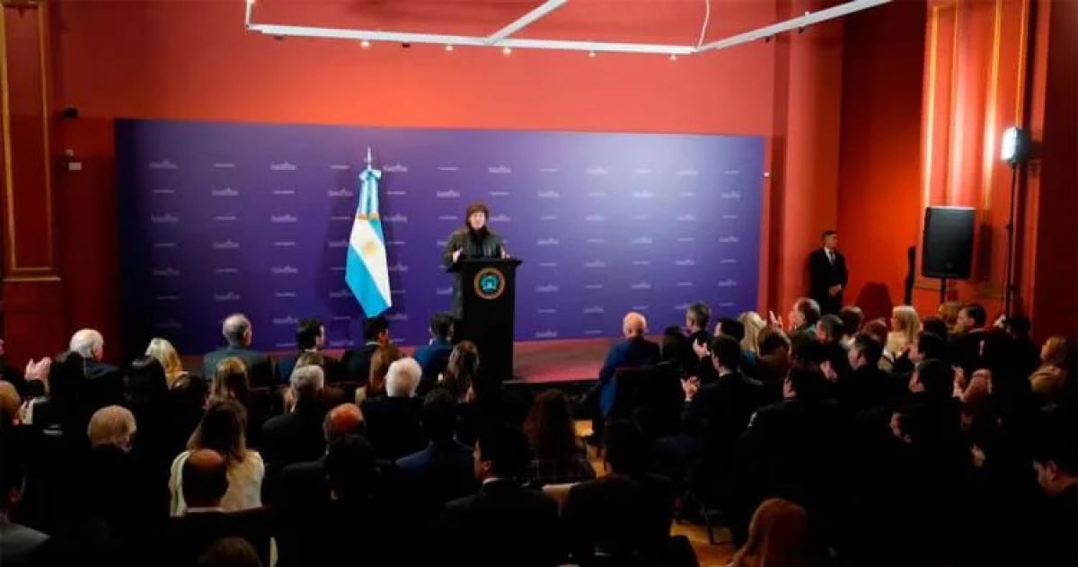 Javier Milei convoca a legisladores de La Libertad Avanza para trazar la estrategia de una semana clave en el Congreso