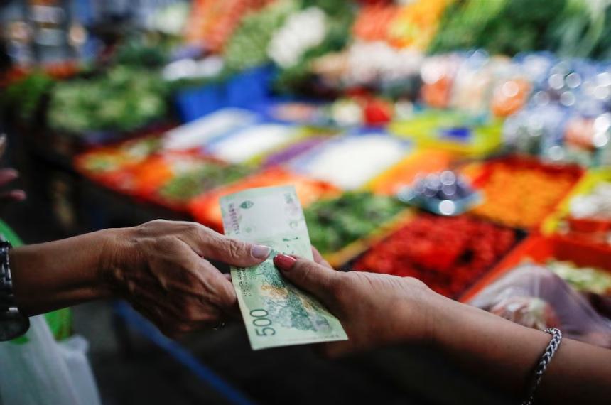 El mercado esperaba una inflación de agosto en torno de 16-en-porciento- a 17-en-porciento- dentro de un rango de proyecciones privadas de entre 14-en-porciento- y 19-en-porciento-