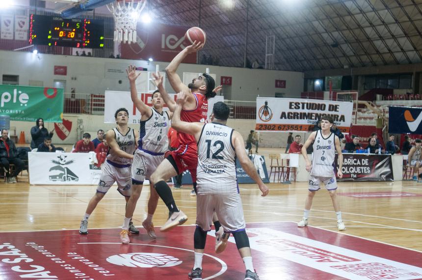 El Rojo le ganó al Decano en el inicio del Pre Federal en el Gigante de la Avenida