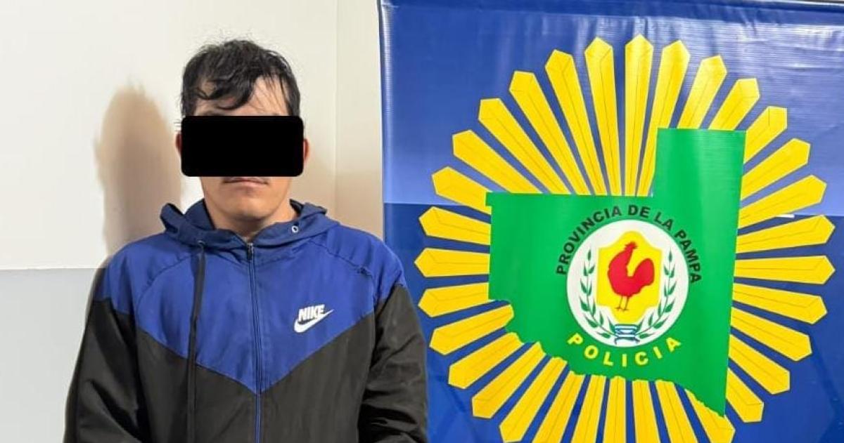 La policía recibió el alerta por un vecino que vio al sospechoso robando