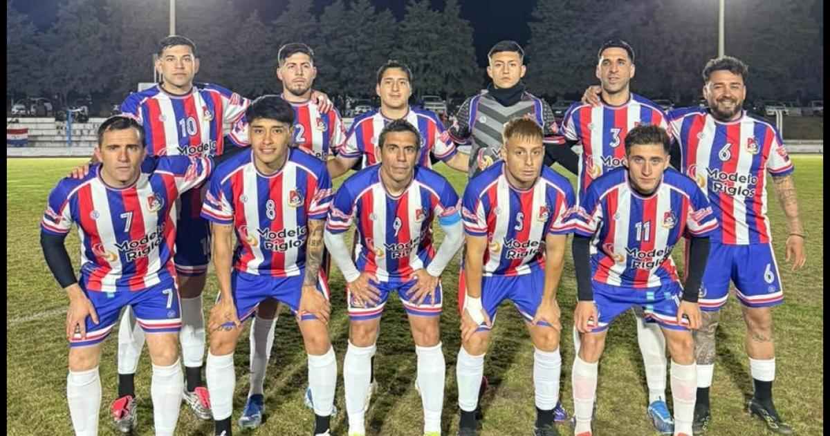 La U consiguió un empate en casa ante un favorito en una noche especial  por la inauguración de su sistema lumínico