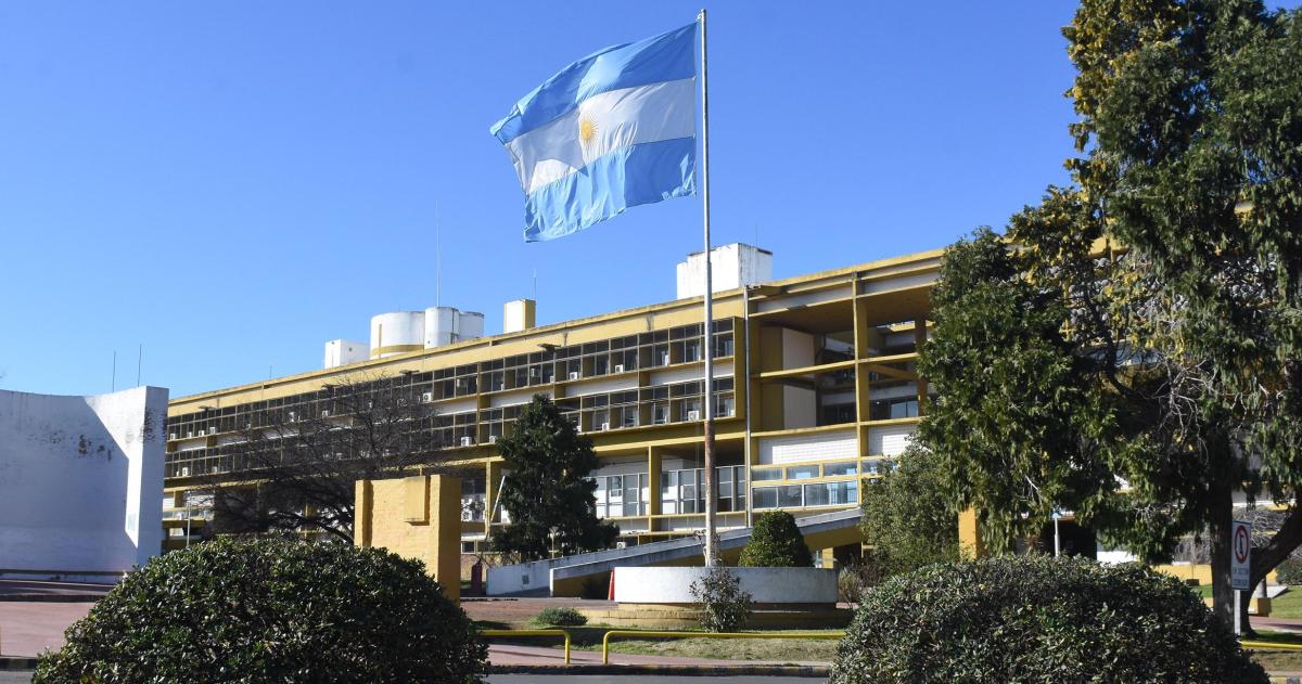 Los estudiantes secundarios discutir�n 72 proyectos de política p�blica