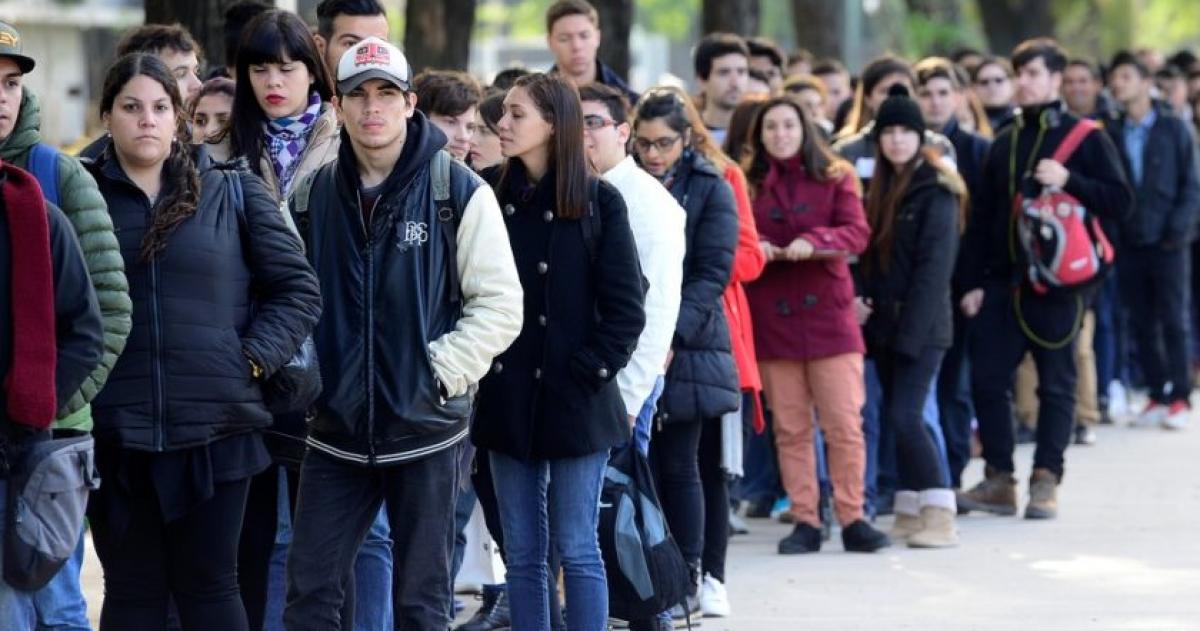 El informe introduce el concepto de desempleo blue que eleva la desocupación real al 155-en-porciento-