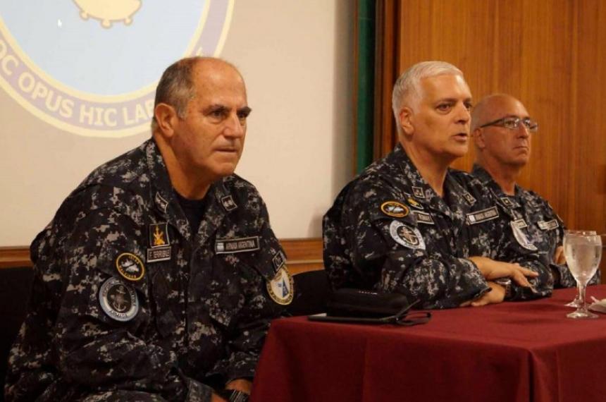El jefe de la Armada almirante Juan Carlos Romay
