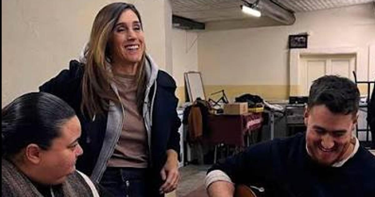 Laura Gómez y León Gamba con Soledad Pastorutti