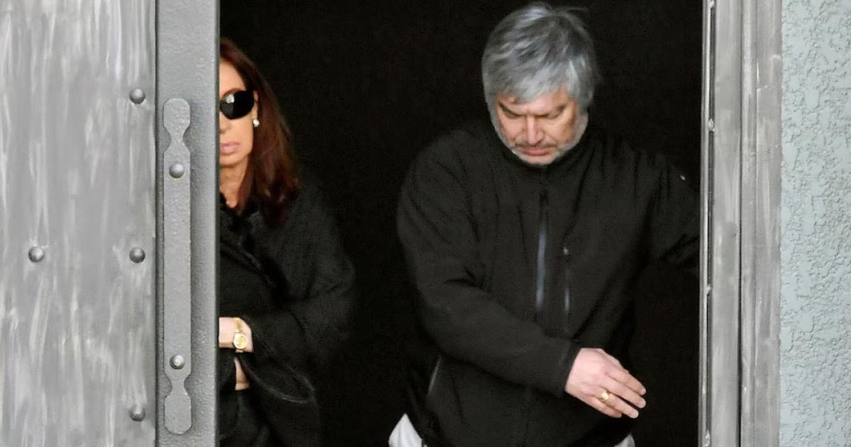 Cristina Kirchner y L�zaro B�ez en el Mausoleo de Néstor Kirchner