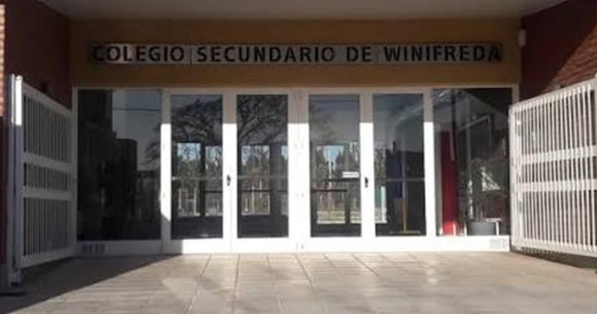 La decisión de apartar la directora del colegio la tomó el Ministerio de Educación
