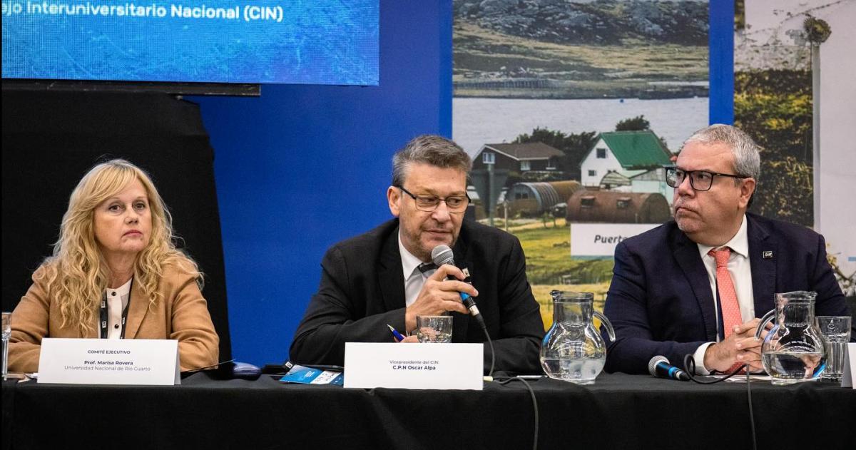 Oscar Alpa compartió con autoridades del CIN un encuentro en el Congreso