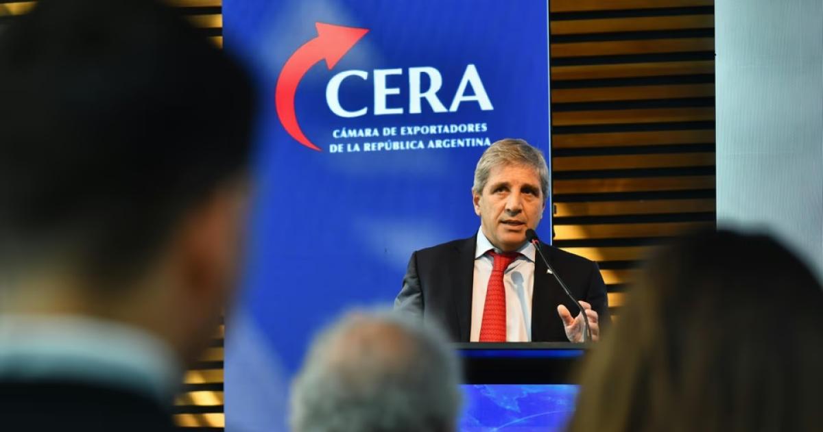 Caputo sumó otro mes con super�vit fiscal