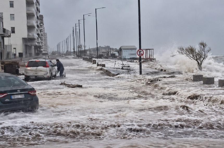 La crecida del mar volvió a hacer destrozos