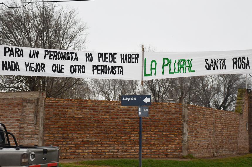 El llamado busca contener la dispersión interna en un momento bisagra
