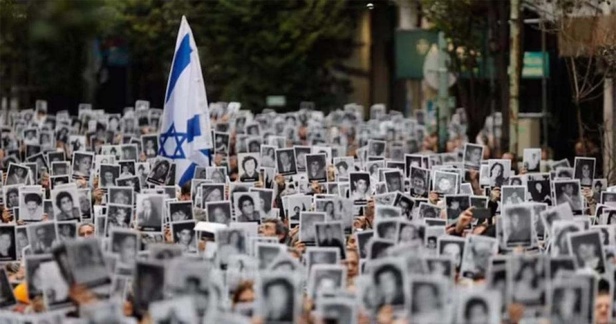 El juez federal Daniel Rafecas procesó a ocho ciudadanos de origen iraní y libanés por el ataque terrorista