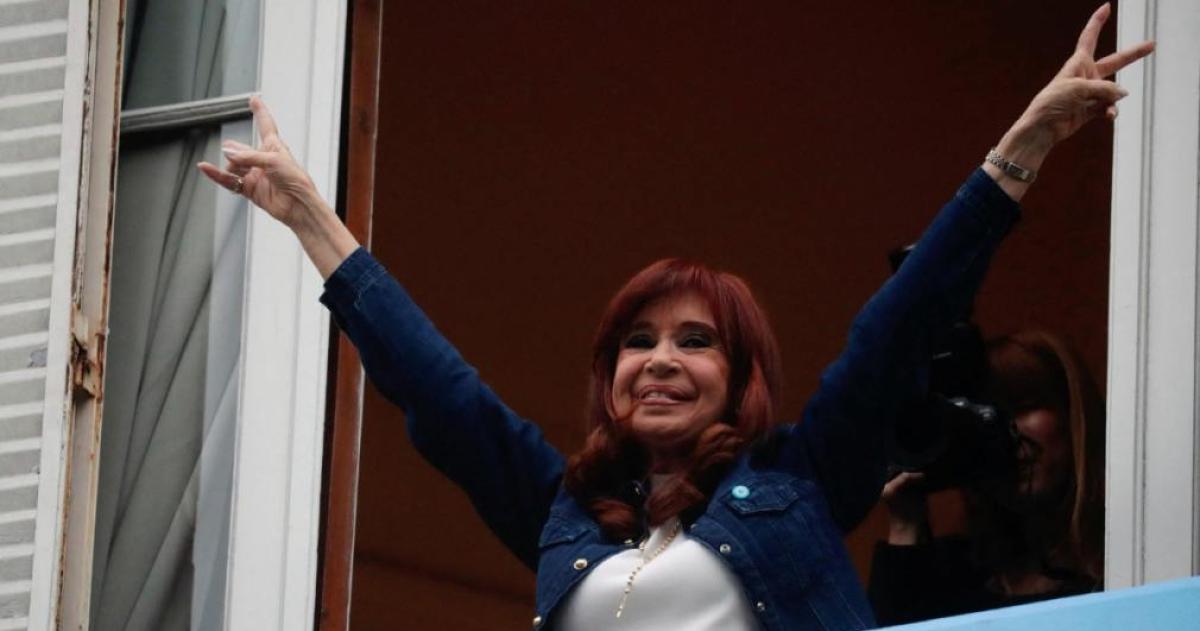 Cristina Kirchner continuar� cumpliendo la condena de seis años de prisión en San José 1111 después de que el TOF N° 2 evaluara favorablemente el cumplimiento de las condiciones de la prisión domiciliaria