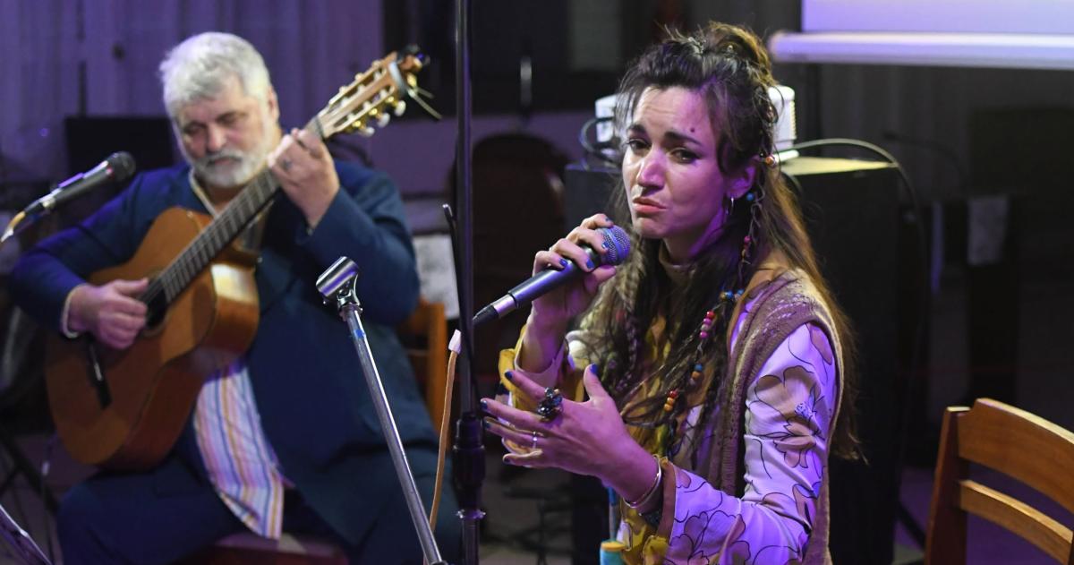  Javier Ávalis Vero B y Valeria Ruggeri acompañaron la jornada con m�sica y relatos