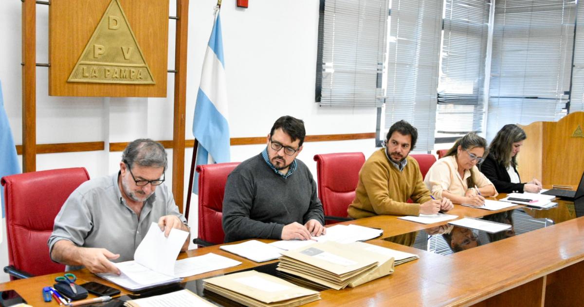 El acto formal se desarrolló en la sede central de Vialidad Provincial