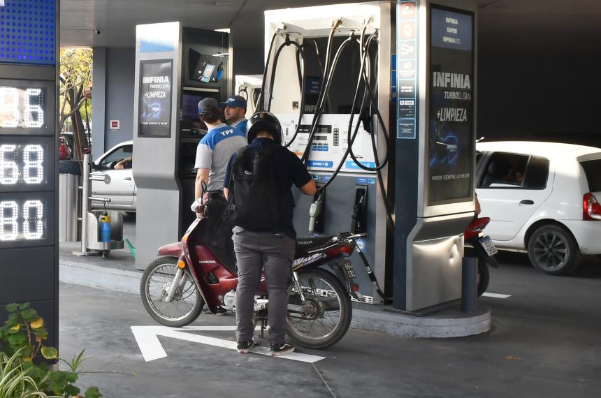 Llenar el tanque cuesta ahora de 100000 a 150000 pesos