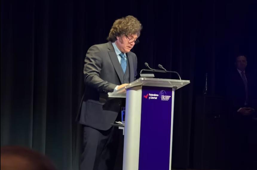 El presidente vinculó la fluctuación del riesgo paÃs con la actividad de Axel Kicillof en Nueva York
