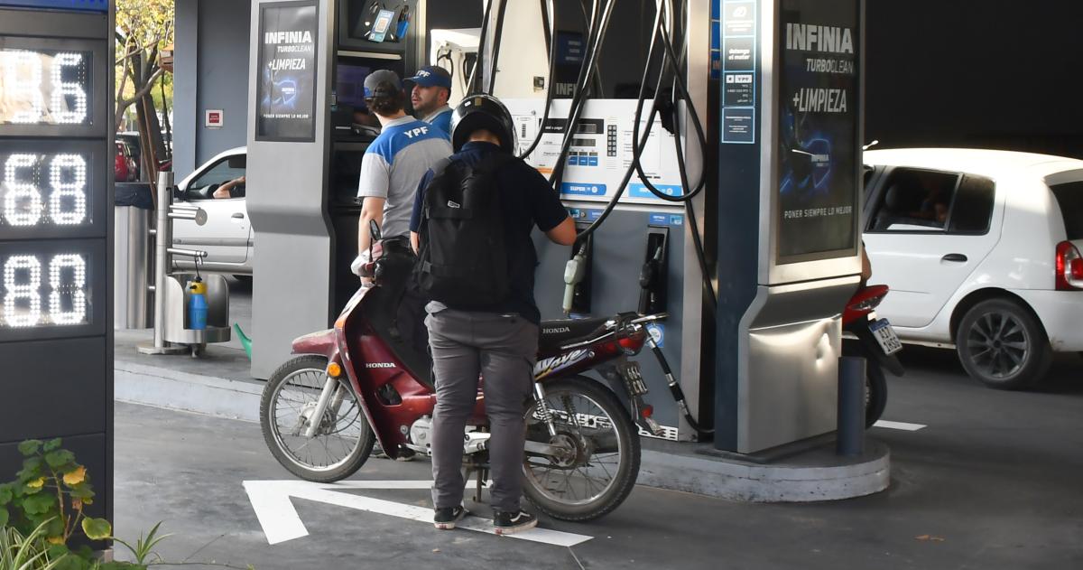 Llenar el tanque cuesta ahora de 100000 a 150000 pesos