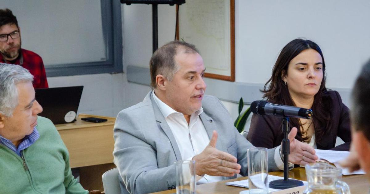 El secretario de Trabajo Marcelo Pedehont�a dijo que los derechos de los 257 trabajadores que estaban en PCR est�n un 100-en-porciento- garantizados