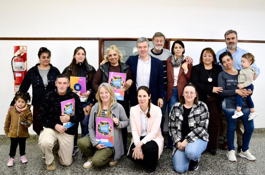 El encuentro en General San Martín- emprendedores autoridades provinciales y locales