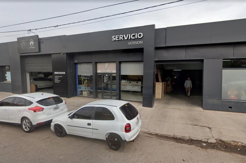 El caso se inició cuando un cliente llevó su Peugeot 308 a Vernon para realizar una serie de reparaciones