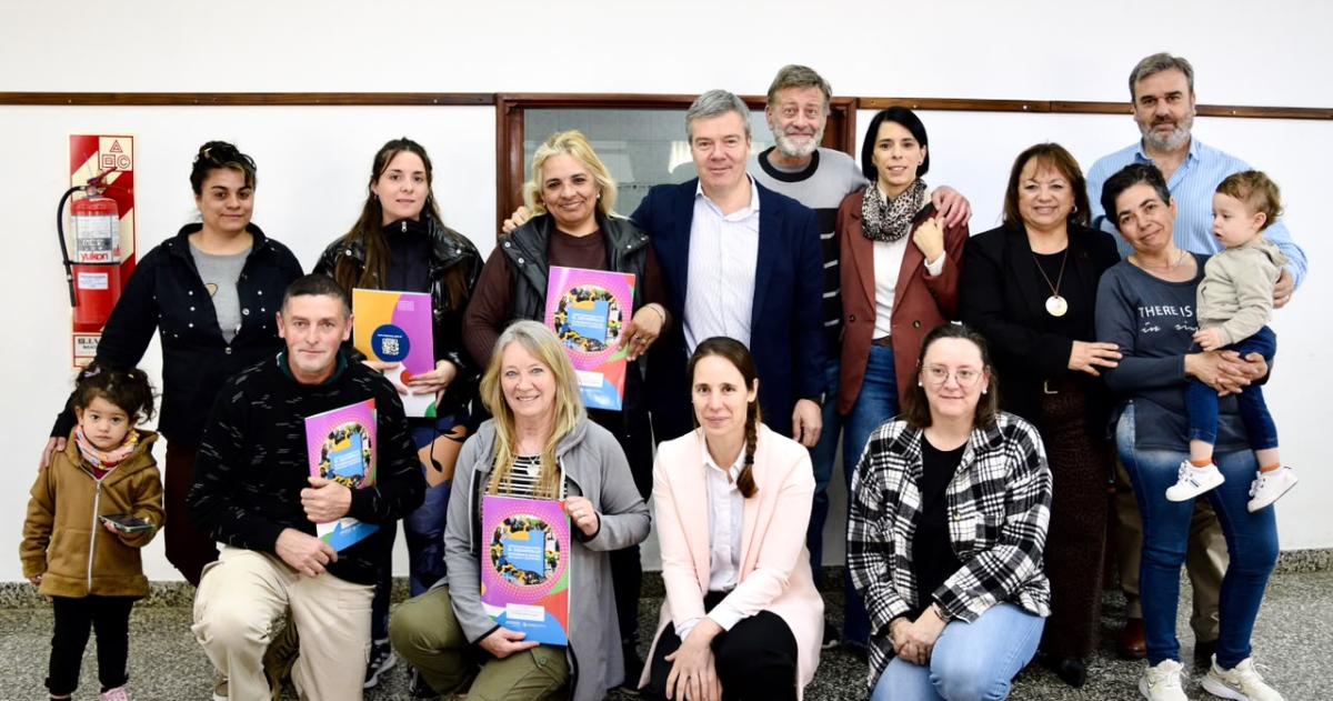 El encuentro en General San Martín- emprendedores autoridades provinciales y locales