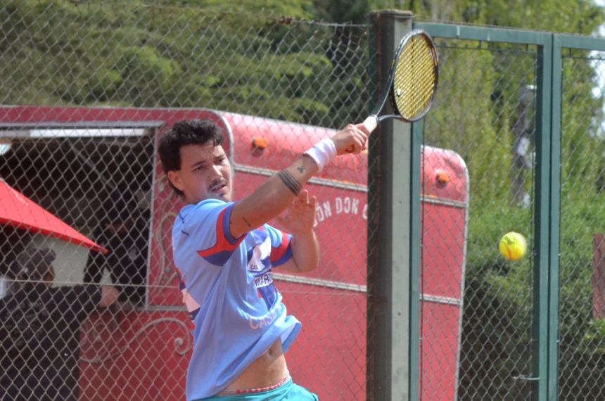 Villamil ganó en su debut en tres sets un partido muy luchado ante Martínez