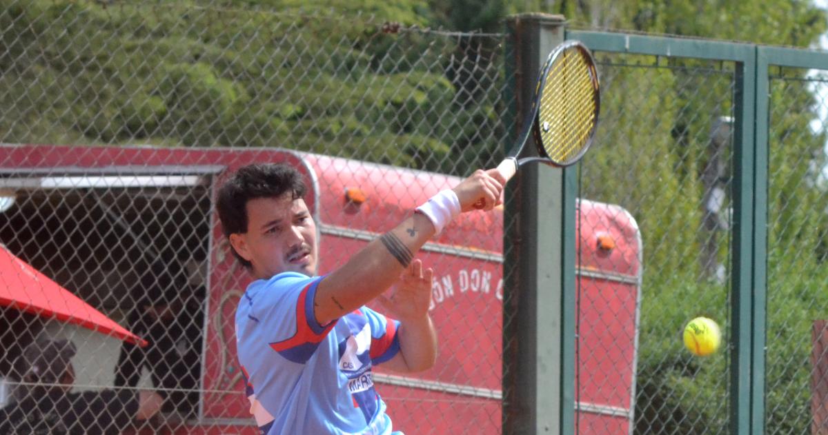 Villamil ganó en su debut en tres sets un partido muy luchado ante Martínez