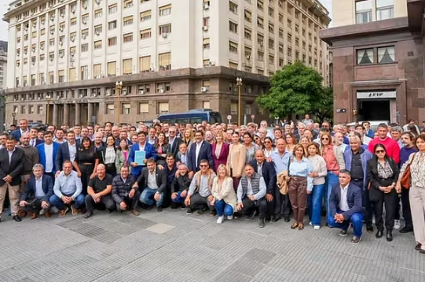 Intendentes de todo el país repudiaron la ley sancionada en el Senado