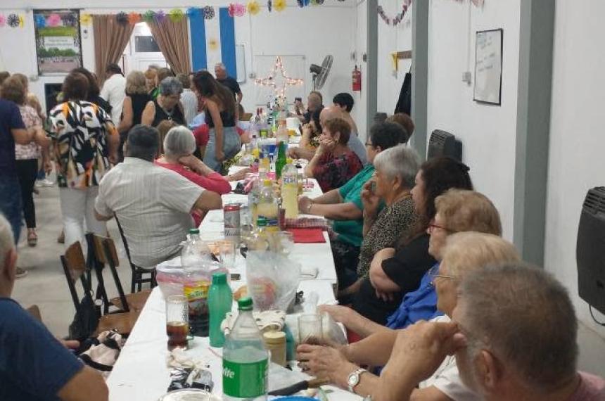 Las fiestas en el Centro de Jubilados de Villa del Busto desataron el reclamo de los vecinos