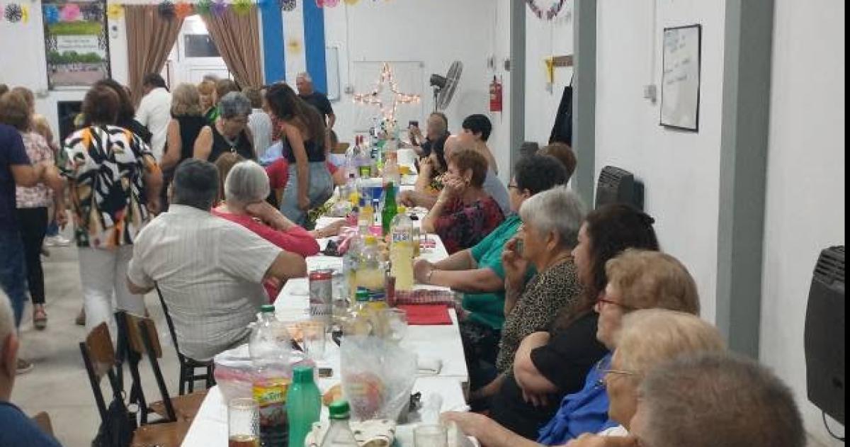 Las fiestas en el Centro de Jubilados de Villa del Busto desataron el reclamo de los vecinos