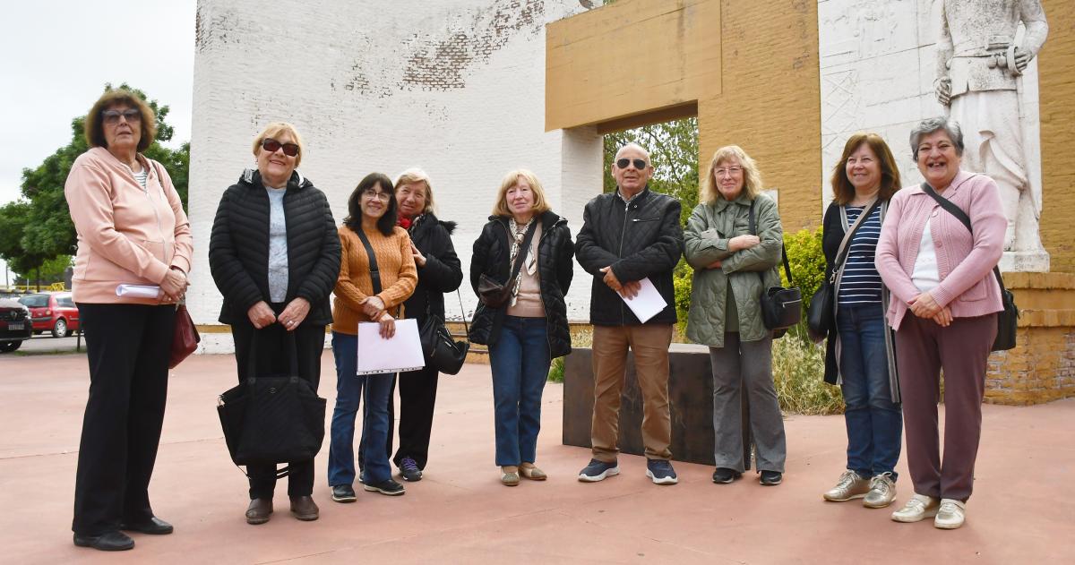 Los representantes de los Centros de Jubilados Docentes hoy en el Centro Cívico