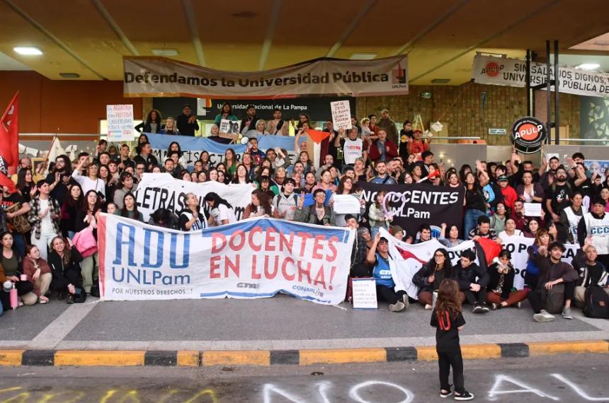  La protesta se da en la antesala de la Marcha Federal Universitaria