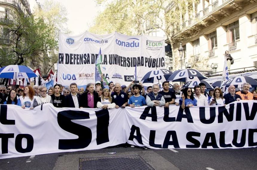 La medida alcanza a salarios de docentes y no docentes y becas estudiantiles