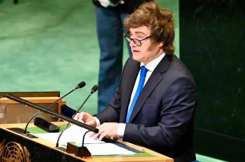 Desde el Coloquio de IDEA el jefe de Estado proyectó un segundo mandato para 2027