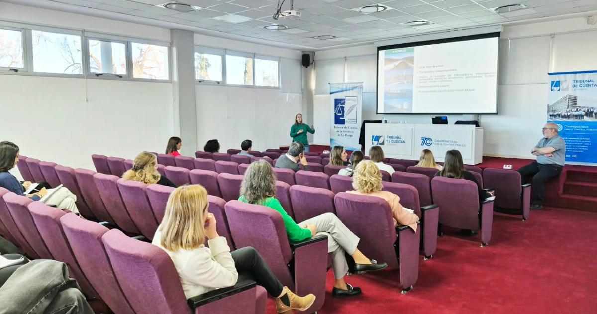 Profesionales de la UNLPam brindaron una instrucción técnica sobre geología e ingeniería