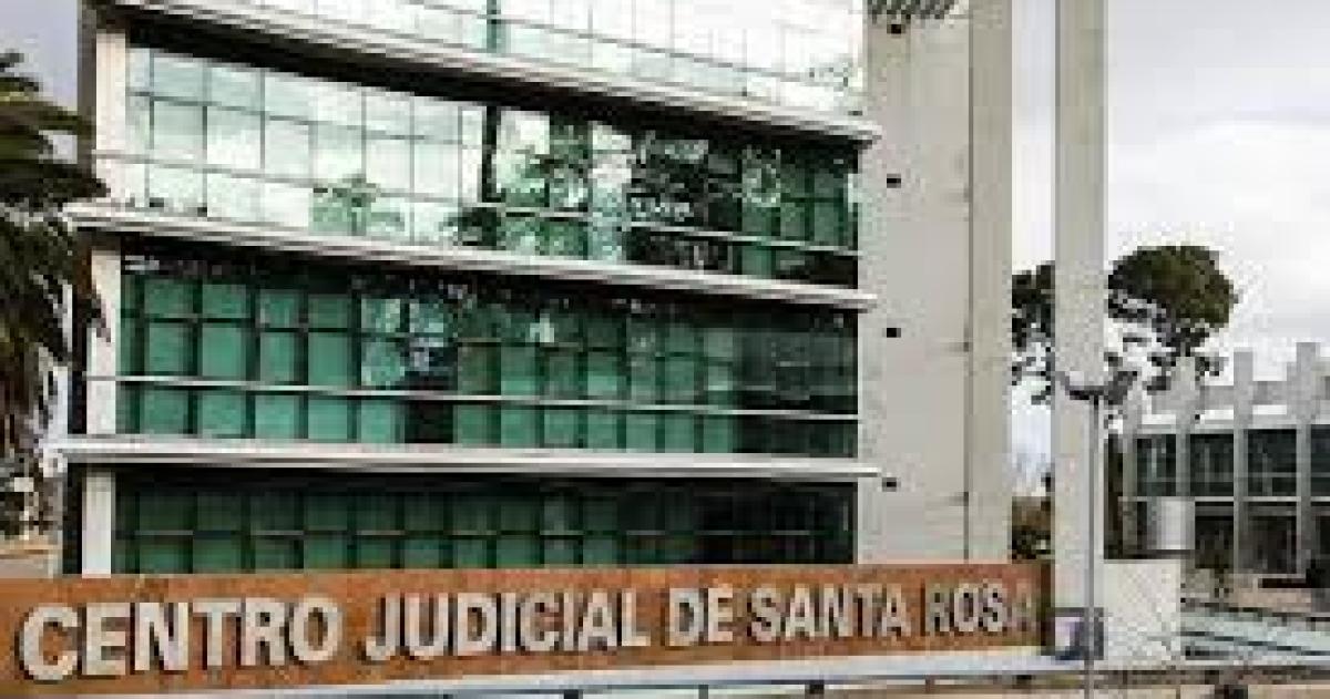 Dos juezas absolvieron a una persona con una discapacidad y le explicaron el fallo