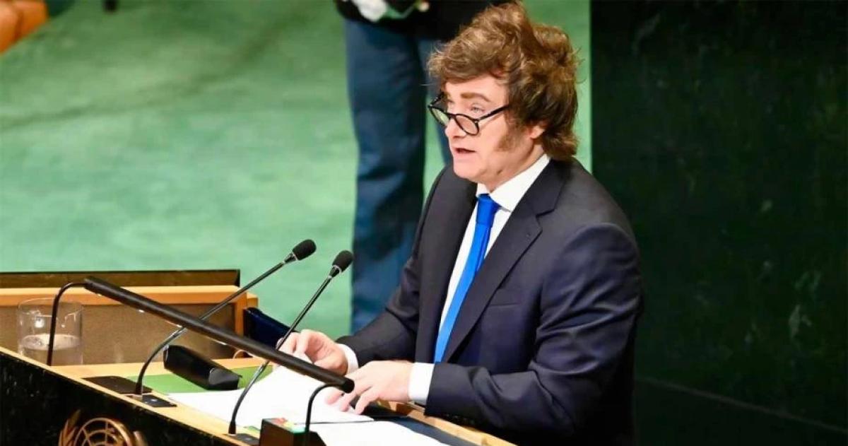 Desde el Coloquio de IDEA el jefe de Estado proyectó un segundo mandato para 2027