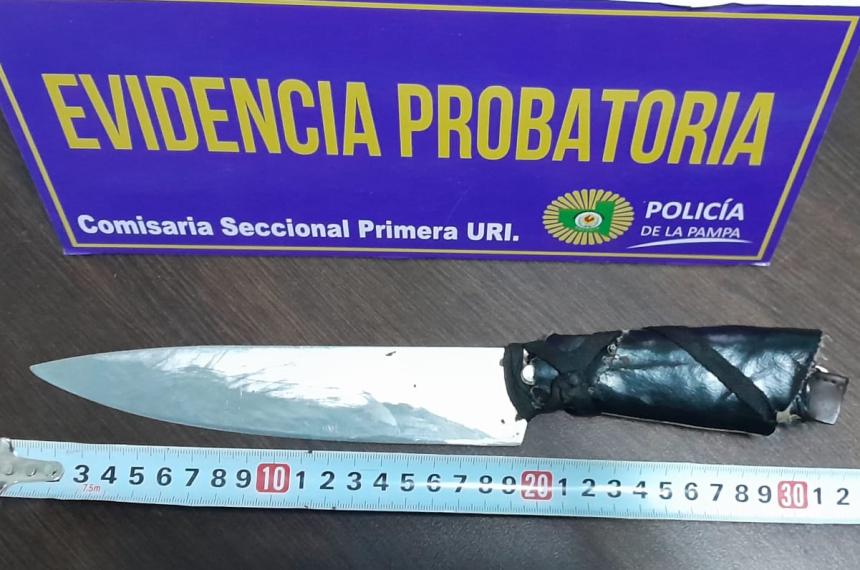 Secuestraron una cuchilla con mango de cuero y el implicado quedó libre