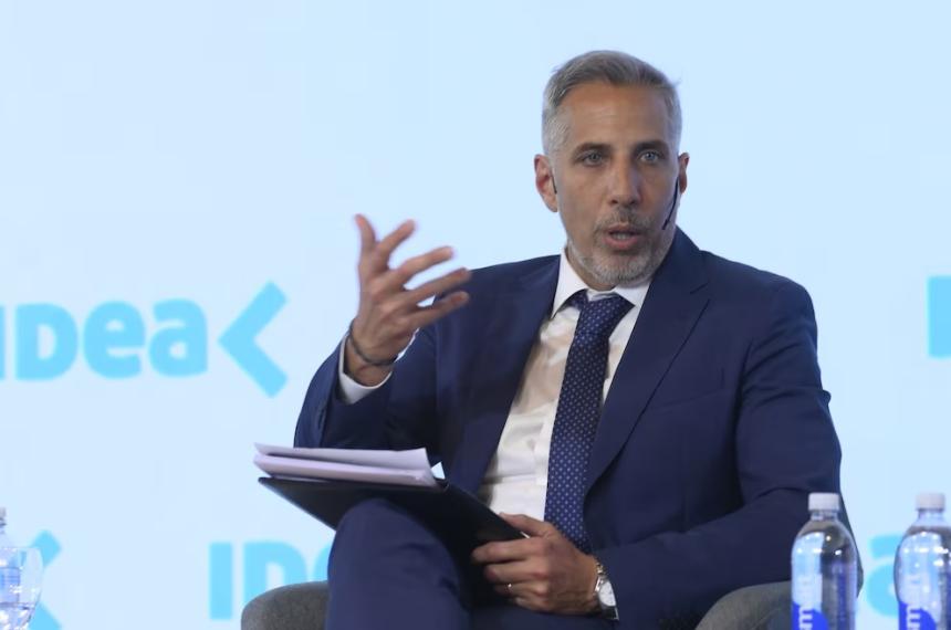 El fiscal Diego Luciano habla en el Coloquio de Idea
