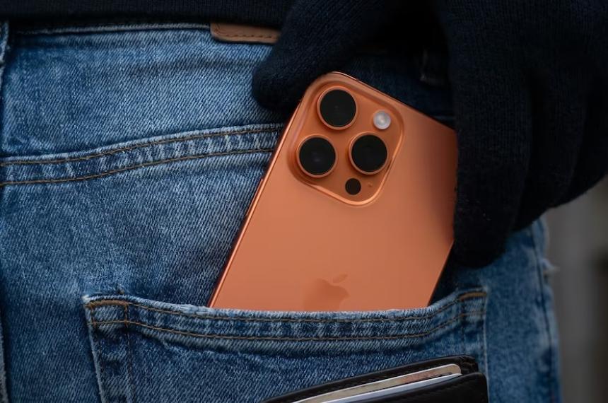 La pérdida de un teléfono pone riesgo varios activos digitales de las personas