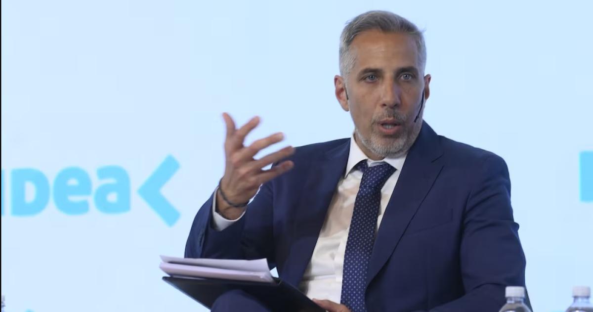 El fiscal Diego Luciano habla en el Coloquio de Idea