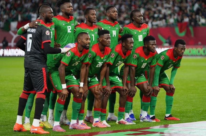 La selección de Burkina Faso enfrenta mañana a Argentina pero a�n no llegó al país